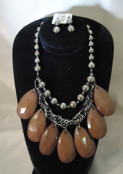 Elegant Brown Necklace